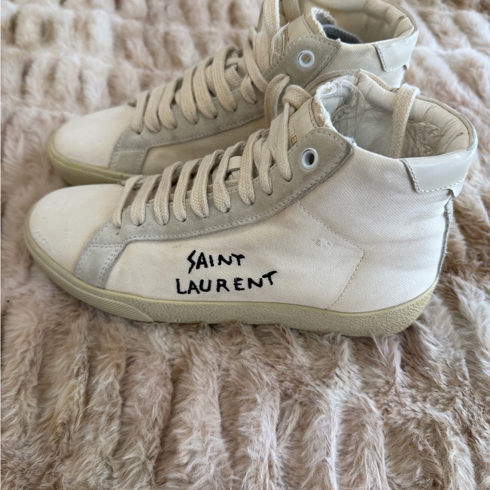 Saint Laurent Court Classic High-Top
Sneakers